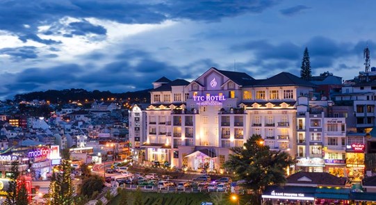 KHÁCH SẠN TTC PREMIUM NGỌC LAN